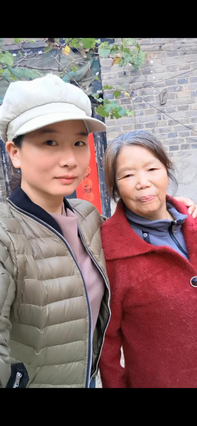 女子骑行千里,寻到失散了32年的生母,得知生母当初是被拐来的