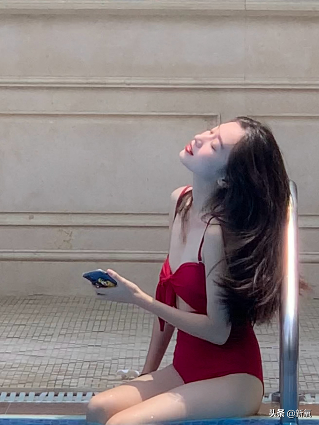 这张忧郁的甜妹脸,随便一张都是会被美少女们拿来做头像的程度