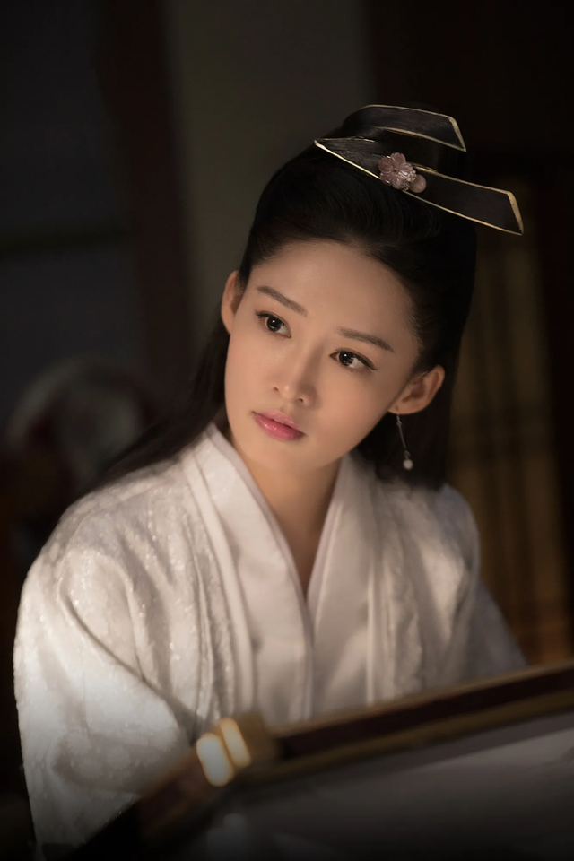 “自带苦相”的九位女星,个个愁容满面,演什么都丧,太吃亏了