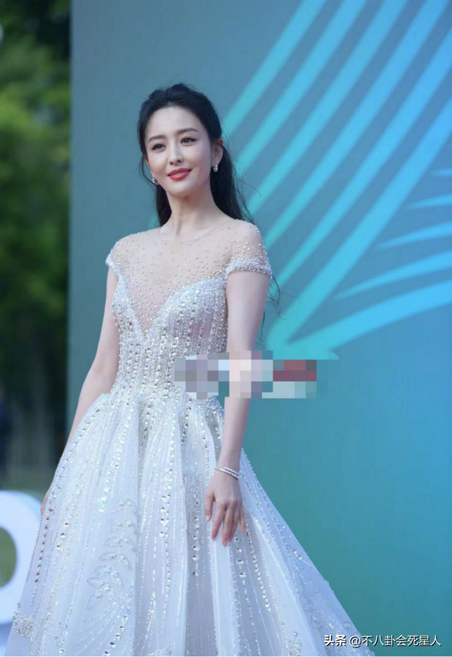 最新女星红毯!佟丽娅透视装性感,文咏珊高开叉,颜丙燕身材丰腴