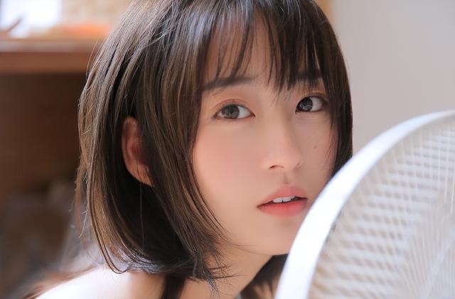 跟女孩子聊天怎么找话题?教你3个聊天技巧,不愁没话题