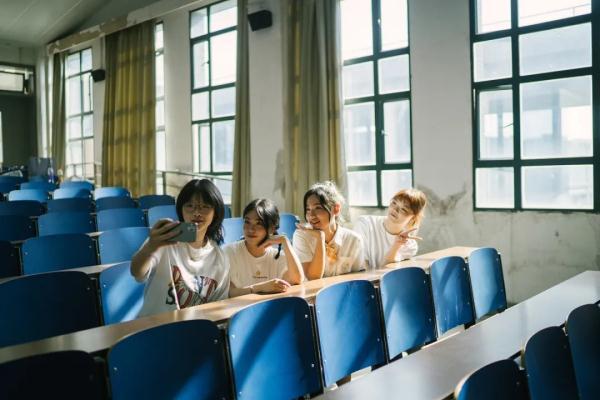 中南大学这个寝室的4个学霸姑娘,全体保研
