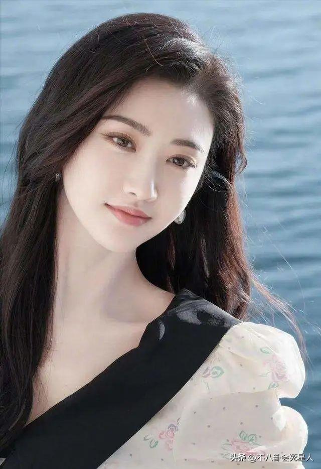 北电最美十大校花,刘亦菲排第三,杨幂未入前五