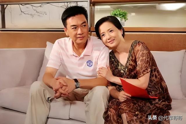 “江南第一美女”陶慧敏:嫁给初恋恩爱至今,却被谣传守寡10年