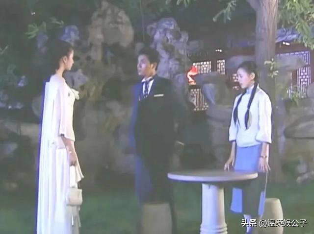 刘亦菲到底算不算中国第一美女?看看她和范冰冰的合照你就有答案