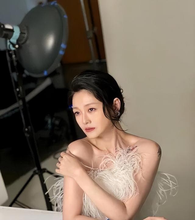 大S连丢几个代言,或无力继续养具俊晔,“刷前夫卡”也被玩成梗