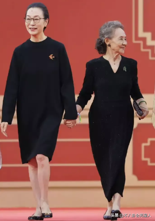 60+女星走红毯:穿西装、性感深V,比年轻女星更“大胆”