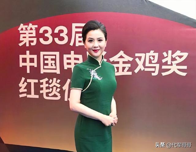 “江南第一美女”陶慧敏:嫁给初恋恩爱至今,却被谣传守寡10年