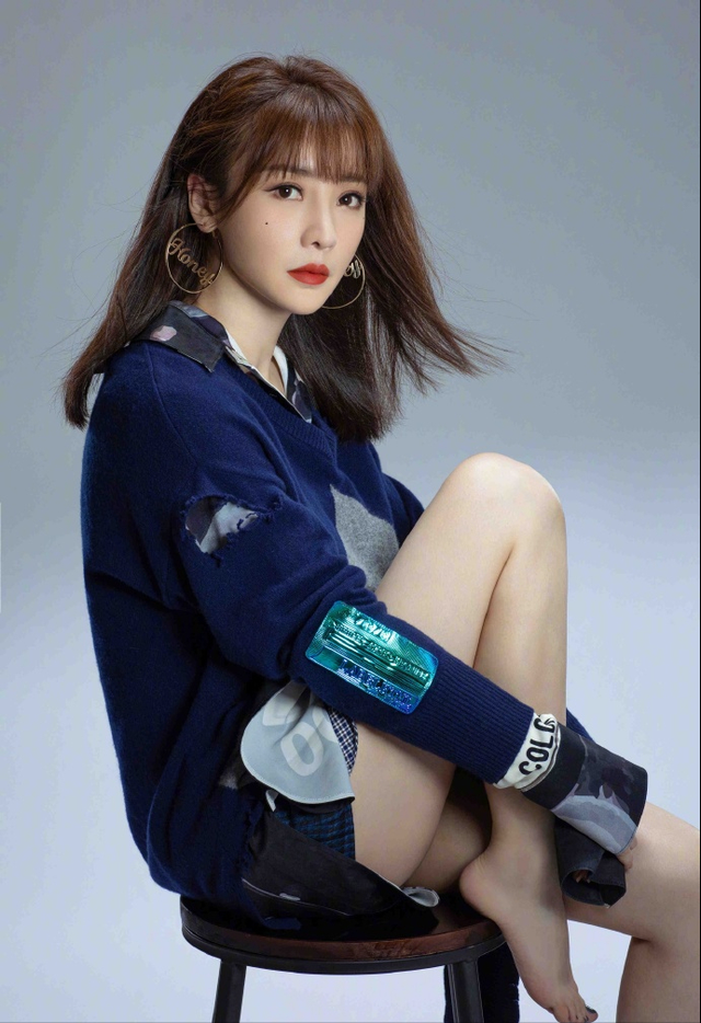 许晴的臀,柳岩的胸,这些年过半百的女星依旧风韵犹存