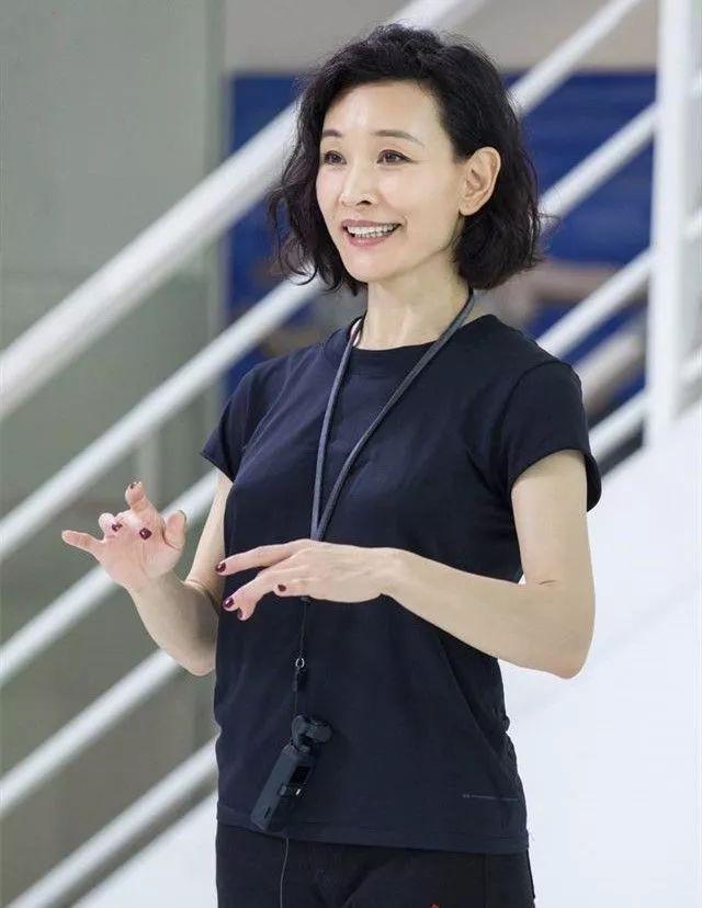 8位加入外籍的内地女星:有人离婚有人丧夫,有人国内挣钱国外花