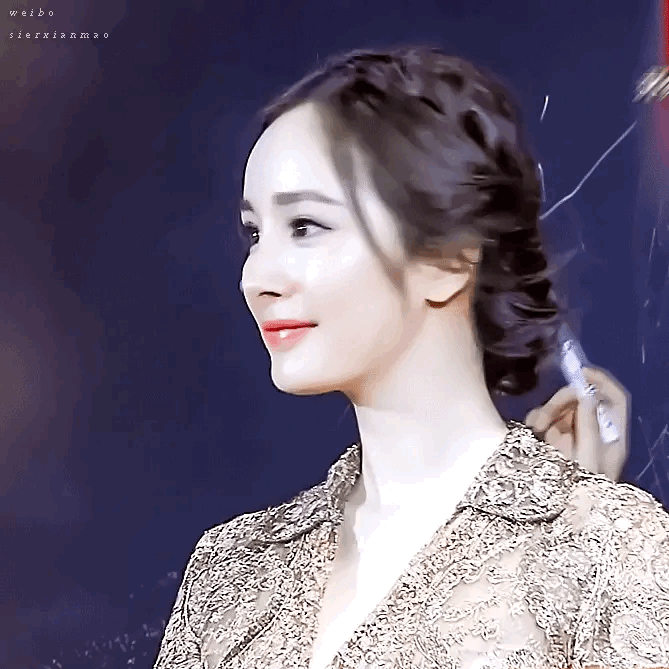 身材火辣、美如少女,这10位生过娃的中年女星性感起来太迷人
