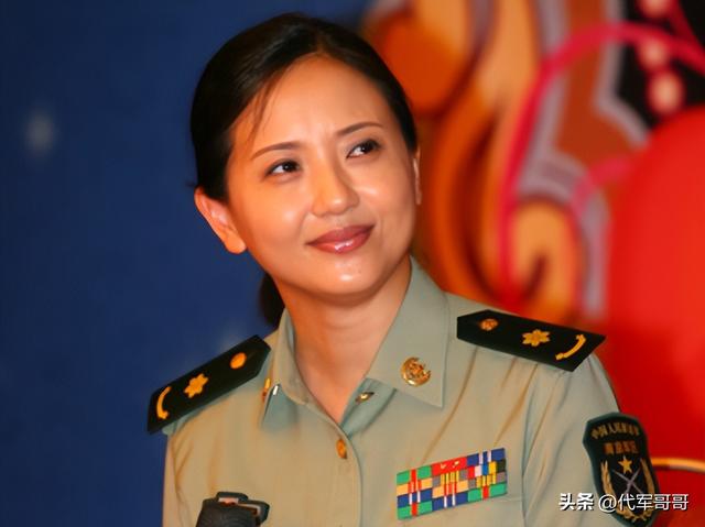 “江南第一美女”陶慧敏:嫁给初恋恩爱至今,却被谣传守寡10年