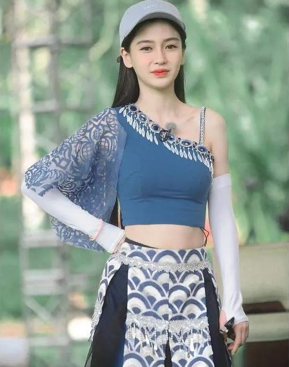 身材火辣、美如少女,这10位生过娃的中年女星性感起来太迷人