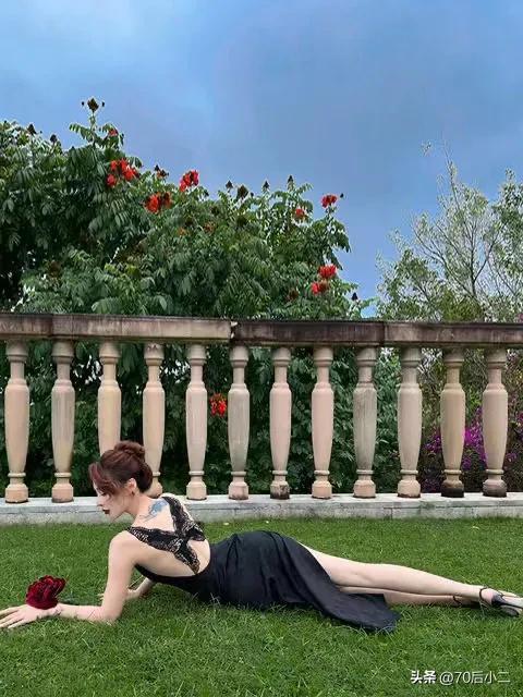给你点烟又劝你少抽的女人,是疼你爱你无怨无悔的女人
