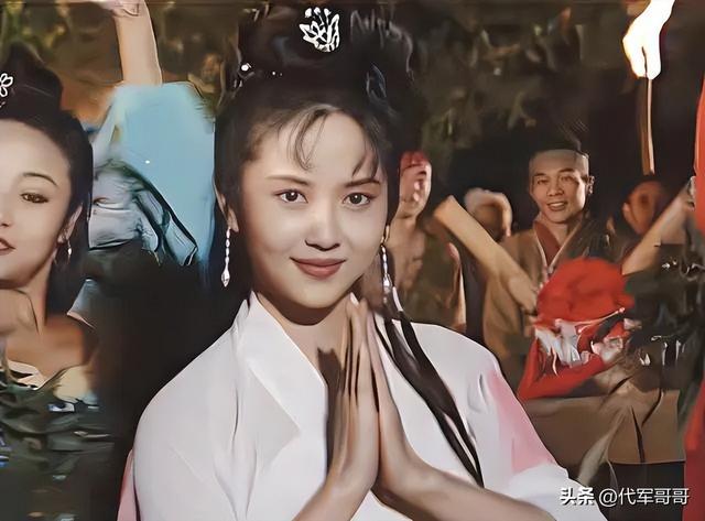 “江南第一美女”陶慧敏:嫁给初恋恩爱至今,却被谣传守寡10年