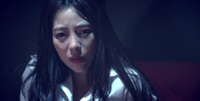 粉丝绑架美女主播,玩真心话大冒险,错一题就脱一件衣服,电影