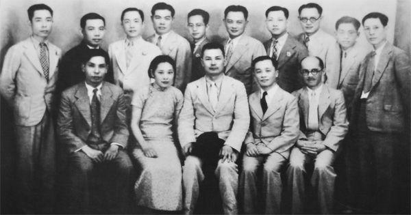 黄埔军校最美女兵,给两位正国级当过秘书,丈夫也是正国级