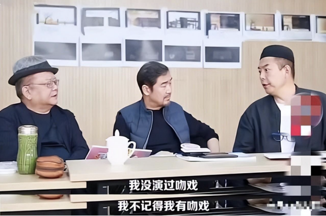 强吻、摸胸、掀裙底,娱乐圈的“不雅之举”是意外还是趁机揩油?