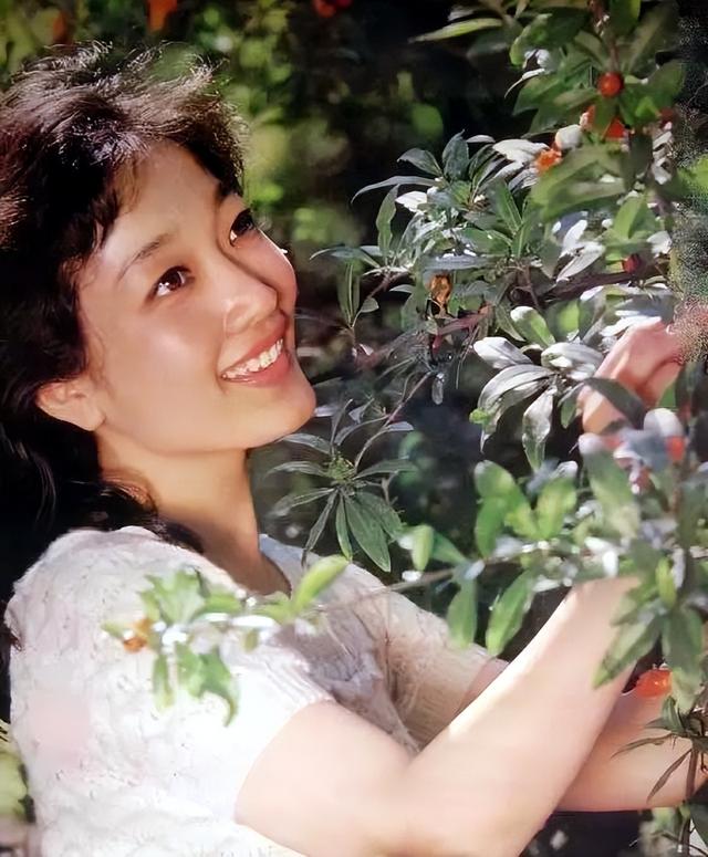 8位加入外籍的内地女星:有人离婚有人丧夫,有人国内挣钱国外花