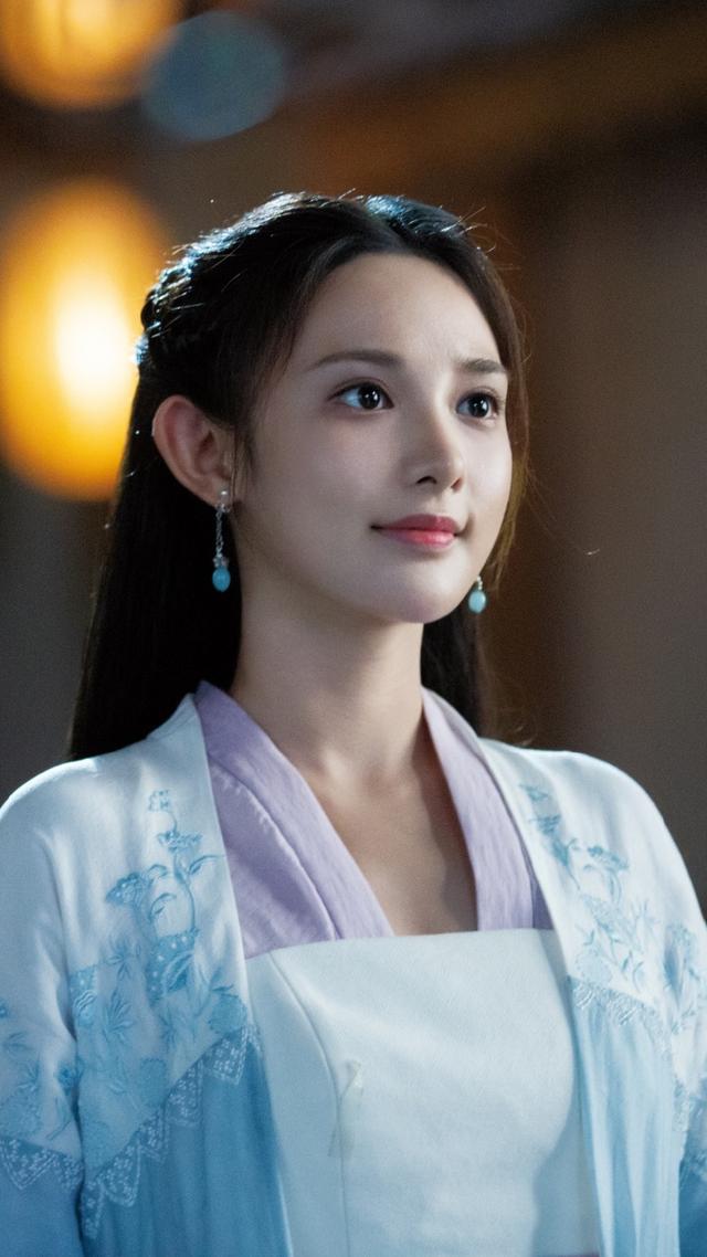曝90后小花上位全靠睡,与多位公司领导发生关系,私生活极度混乱