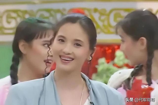 “江南第一美女”陶慧敏:嫁给初恋恩爱至今,却被谣传守寡10年
