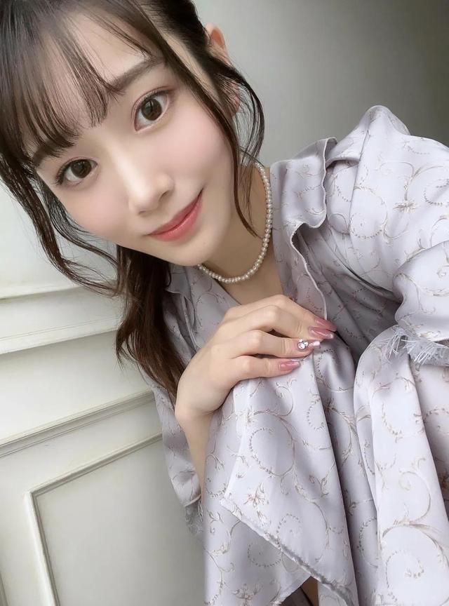 30岁的日本女生,拥有精致的容颜和完美的身材