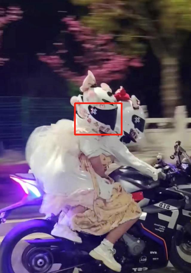 又有美女网红骑手车祸去世!现场一片狼藉好惨烈,生前不听人劝阻