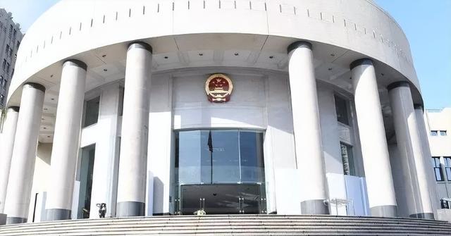 深圳色虎:家里搜出3000万,睡美女律师,长期霸占5名女法官