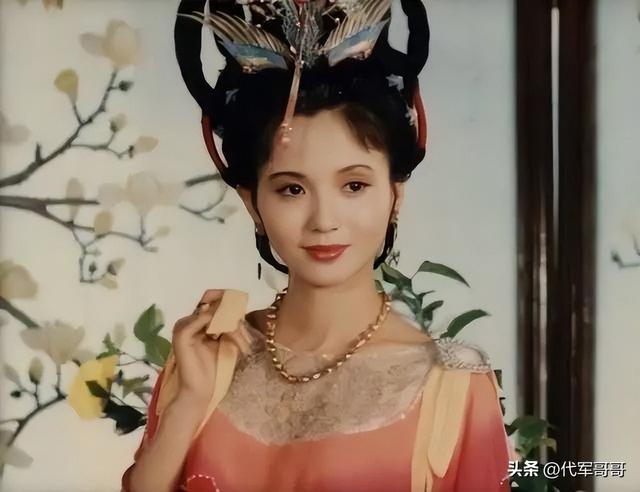 “江南第一美女”陶慧敏:嫁给初恋恩爱至今,却被谣传守寡10年