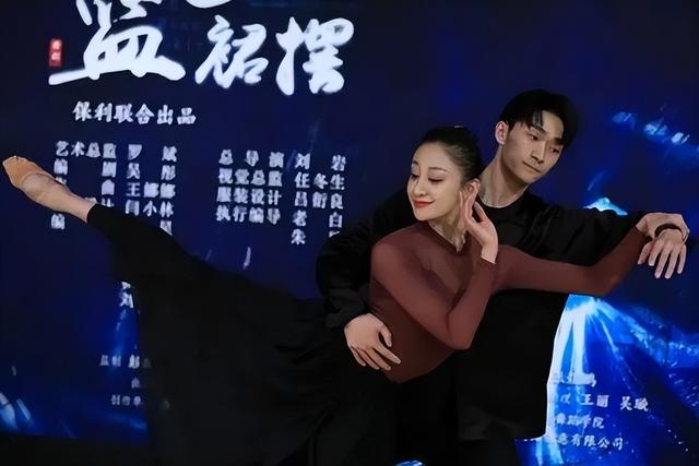 15年过去了,那个摔成终身残疾、让张艺谋愧疚一生的女人还好吗?