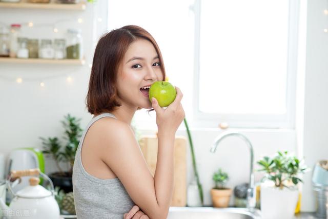 胸部不能乱揉,不会变大反而有危害,让胸部不缩水的3个小方法