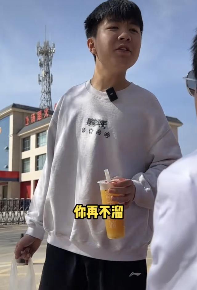 又有美女网红骑手车祸去世!现场一片狼藉好惨烈,生前不听人劝阻