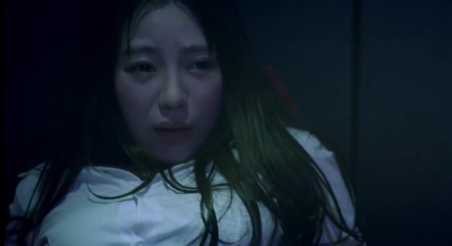 粉丝绑架美女主播,玩真心话大冒险,错一题就脱一件衣服,电影