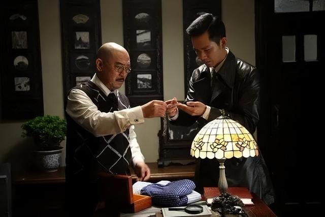 10部评分高的谍战剧,《悬崖》垫底,《潜伏》只能排第二