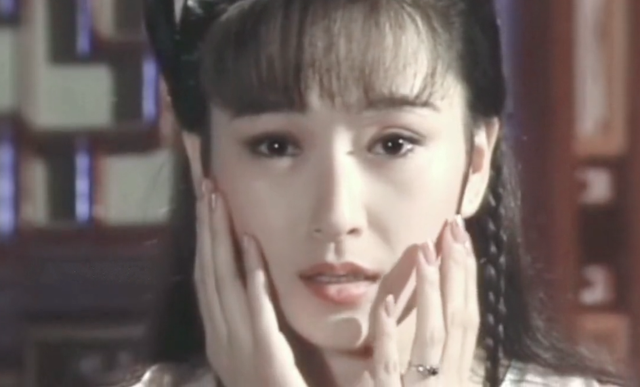 没想到啊!长大后才发现,“她们”居然是一个人演的