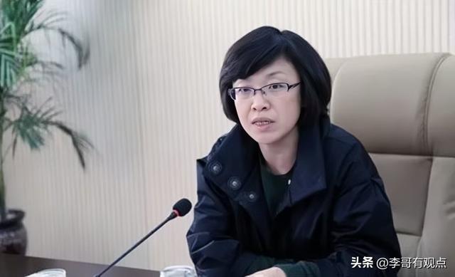 美女市长杨晓波:敛财1400万,陪睡42名高官,被捕时跪地求饶