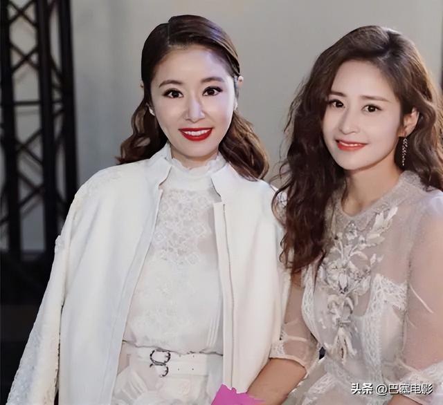 外媒镜头下的国内女星,真实堪比照妖镜,孙俪露怯,刘亦菲扛住了