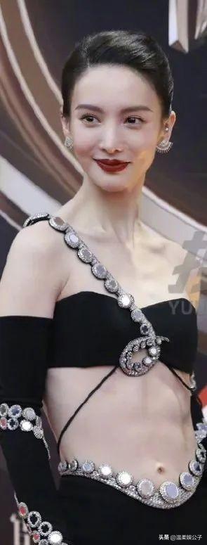 刘亦菲到底算不算中国第一美女?看看她和范冰冰的合照你就有答案