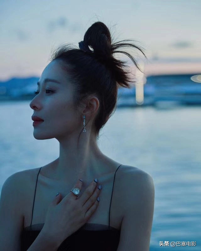 外媒镜头下的国内女星,真实堪比照妖镜,孙俪露怯,刘亦菲扛住了