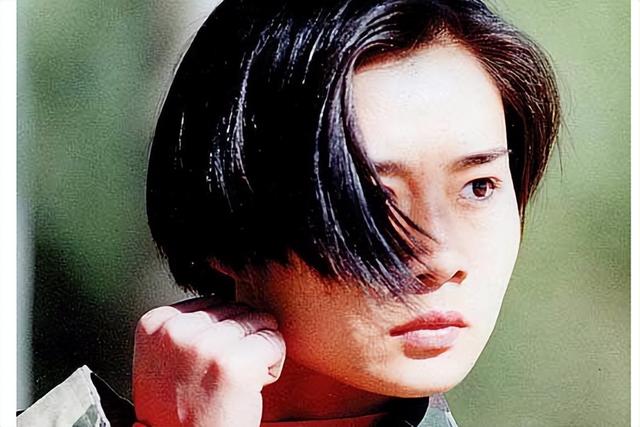 中国第一女警雷敏:17岁破格录取成为女特警,大校军衔却嫁给保安