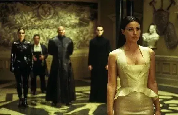 她是全球公认的最性感女神:“裸露”却不情色的人间尤物