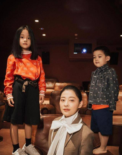 身材火辣、美如少女,这10位生过娃的中年女星性感起来太迷人