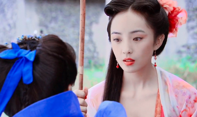 没想到啊!长大后才发现,“她们”居然是一个人演的