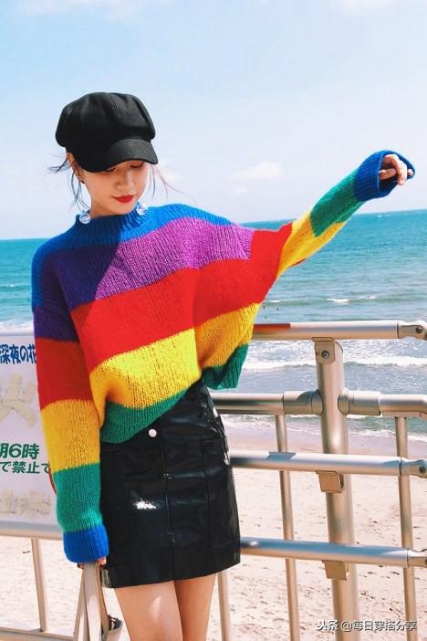 欢乐颂调皮美女杨紫和时尚模特比拼条纹毛衣搭配,你们觉得谁好看