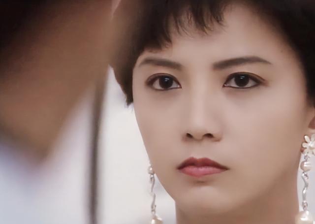 15位一眼万年的短发美女,年轻时个个美到窒息,今有人网上求工作