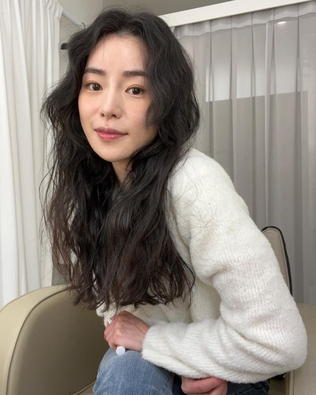 “韩国汤唯”火遍全网!出道演19禁电影狂拿奖,新戏变蛇蝎美女