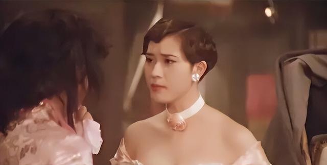 15位一眼万年的短发美女,年轻时个个美到窒息,今有人网上求工作
