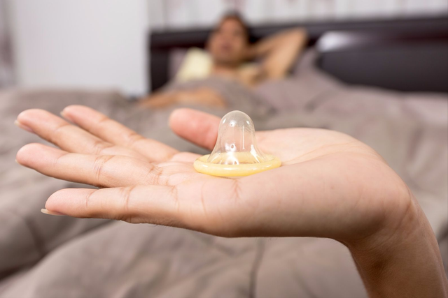 “安全套”真的安全吗?不要害羞,这4个副作用,男女都要了解!