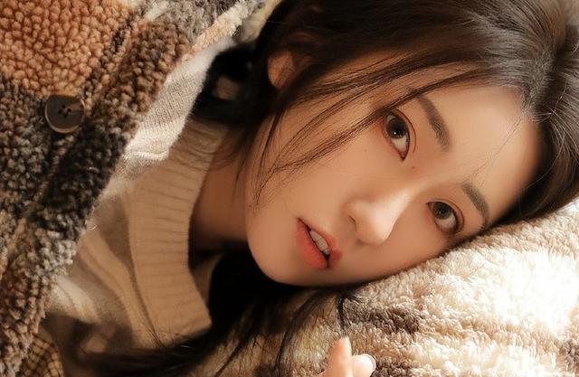 如何跟女生聊天找话题,三个通用套路,让你不再束手无策