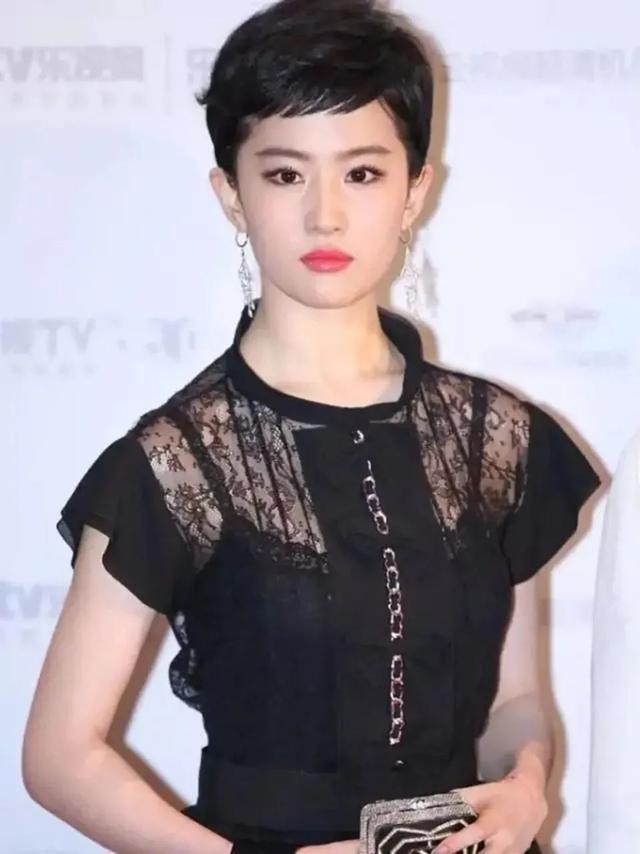 15位一眼万年的短发美女,年轻时个个美到窒息,今有人网上求工作